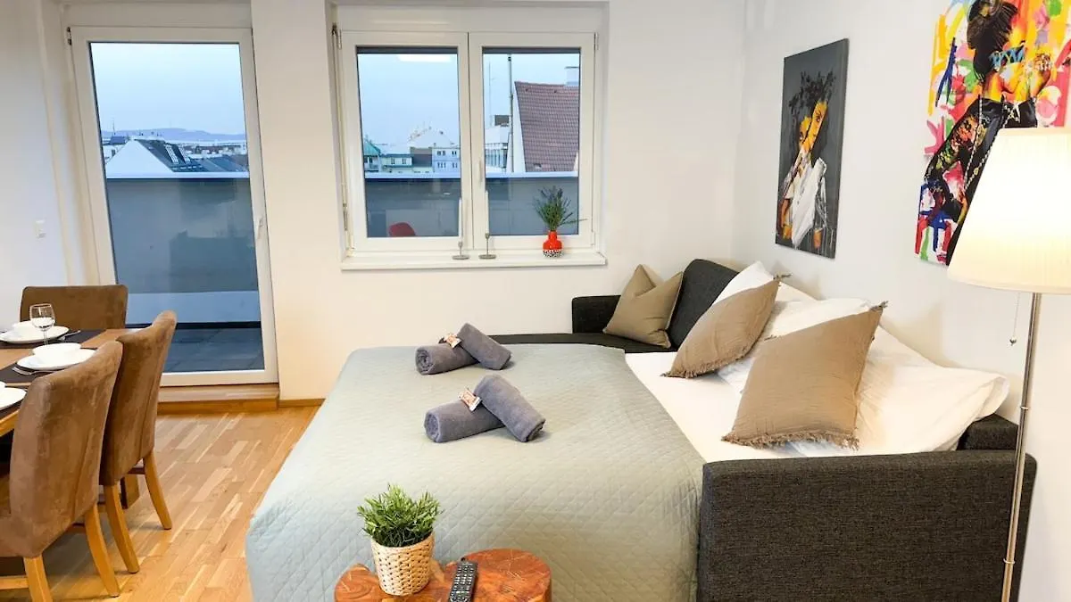 Free Parking - Cityview Apartment - Rooftop-Terrace - Central Station Vienna Austria