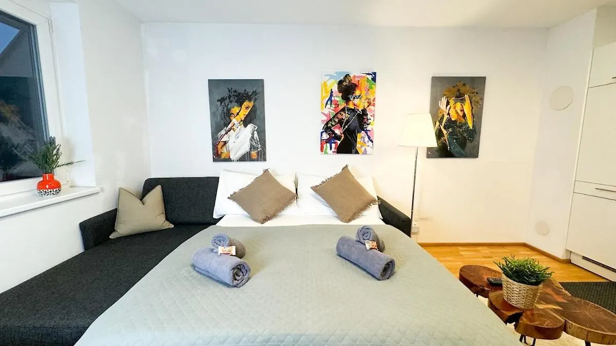 Free Parking - Cityview Apartment - Rooftop-Terrace - Central Station Vienna 0*,  Austria