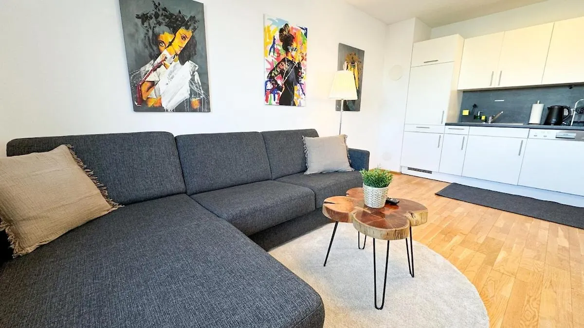 Free Parking - Cityview Apartment - Rooftop-Terrace - Central Station Vienna Austria