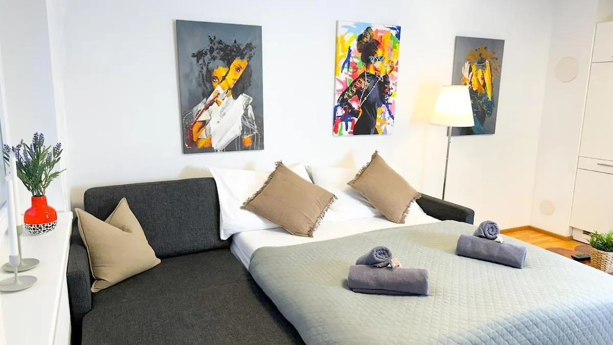 Free Parking - Cityview Apartment - Rooftop-Terrace - Central Station Vienna 0*,