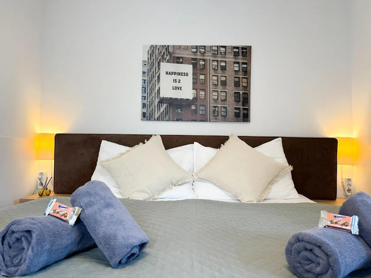 Free Parking - Cityview Apartment - Rooftop-Terrace - Central Station Vienna
