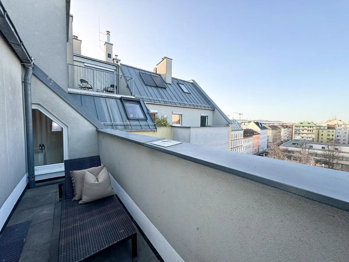 Free Parking - Cityview Apartment - Rooftop-Terrace - Central Station Vienna