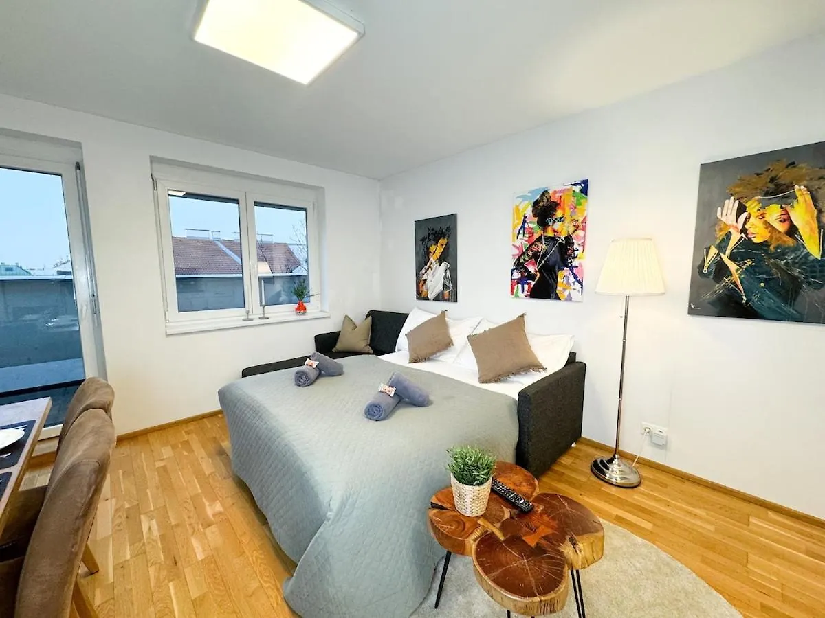 Free Parking - Cityview Apartment - Rooftop-Terrace - Central Station Vienna