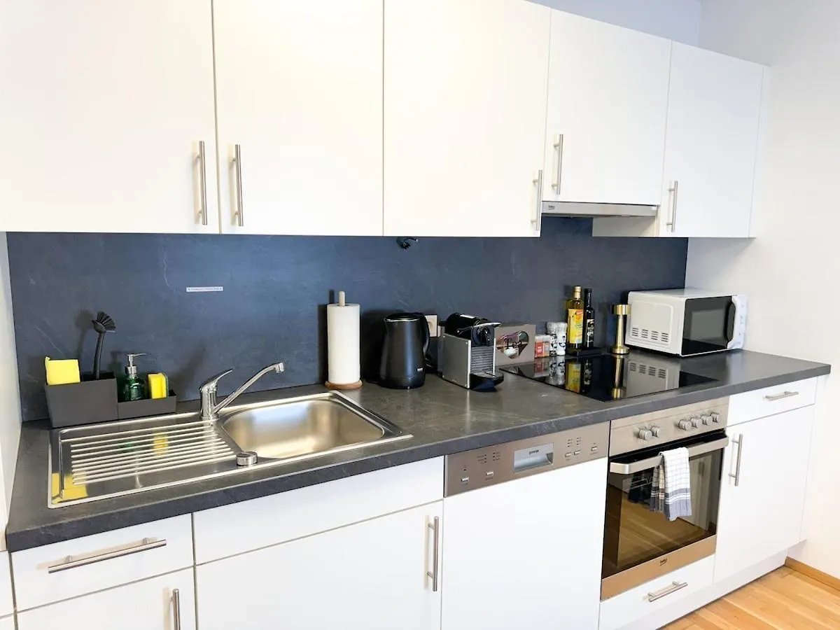 Free Parking - Cityview Apartment - Rooftop-Terrace - Central Station Vienna 0*,